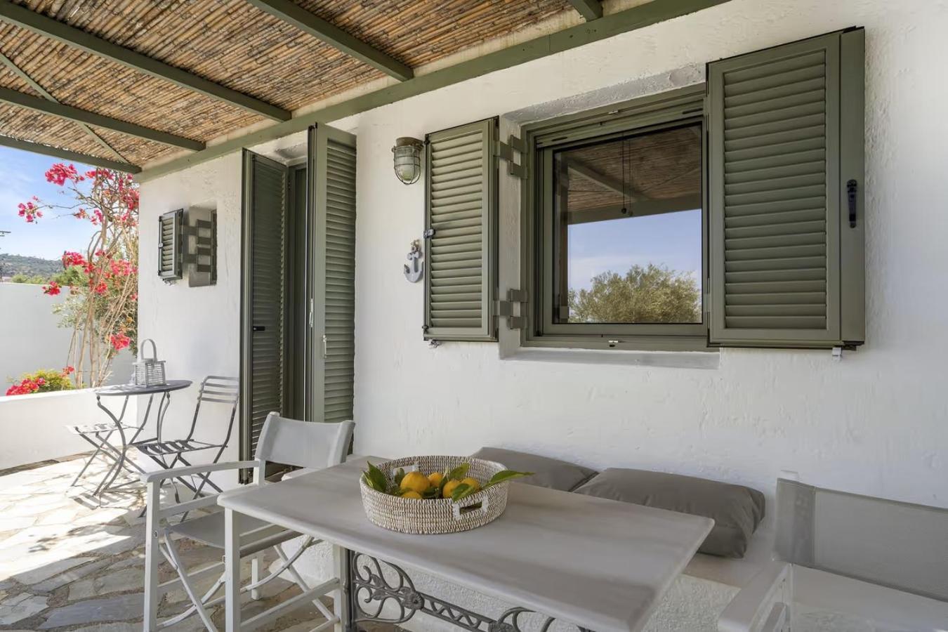 Niriides Resort Gytheio Exteriör bild