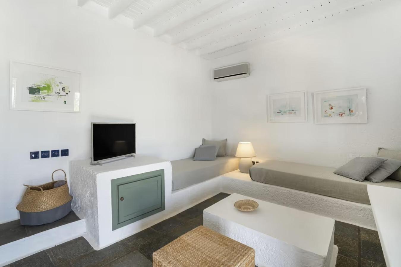 Niriides Resort Gytheio Exteriör bild