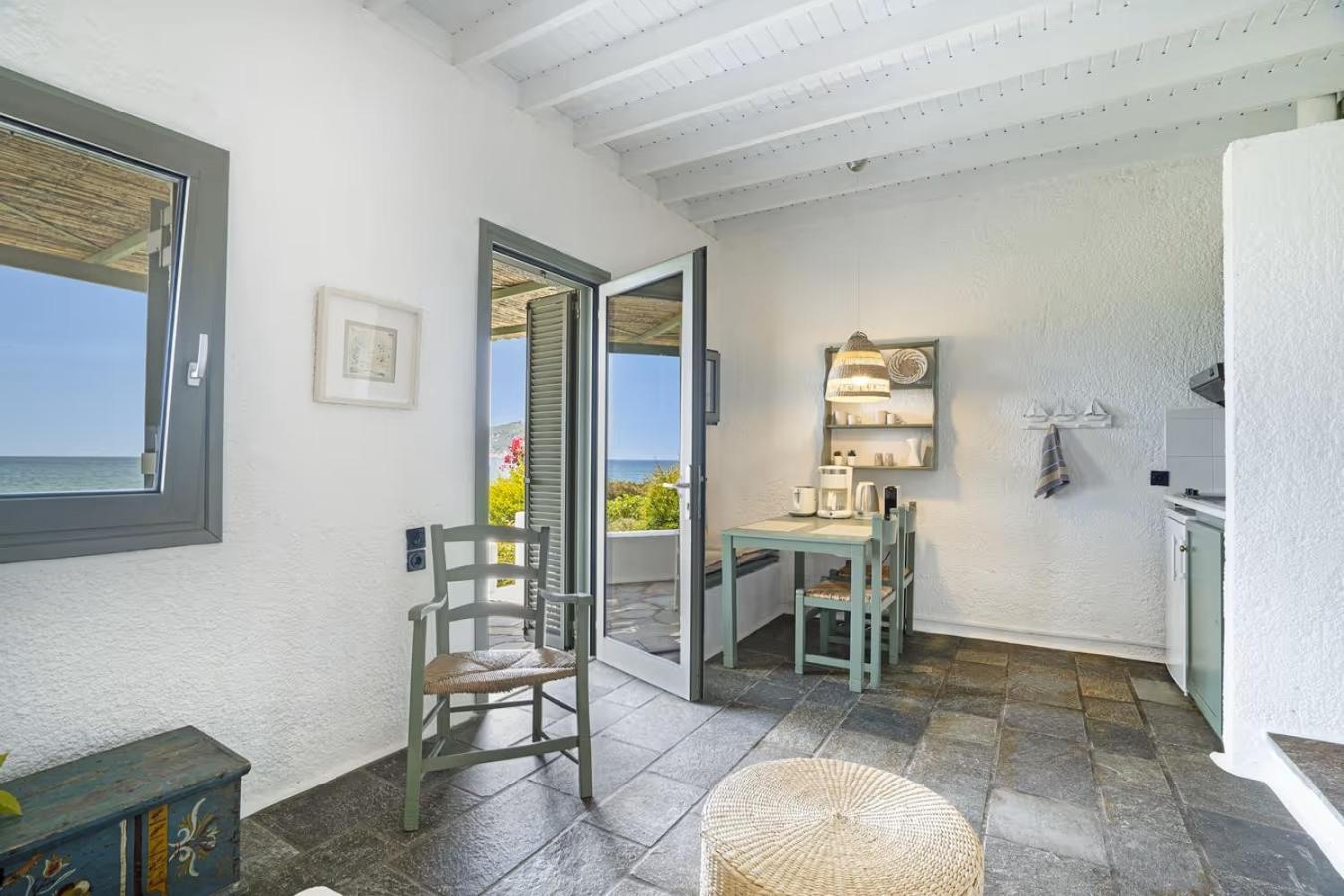 Niriides Resort Gytheio Exteriör bild