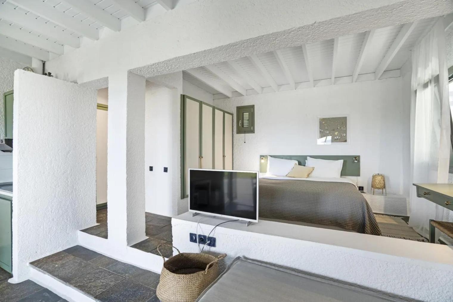 Niriides Resort Gytheio Exteriör bild